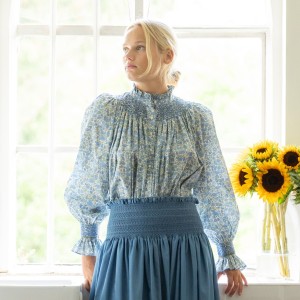Scholl Blouse with Land and Sea Hand Smocking made with Liberty Poppies and Daisies Edition 50